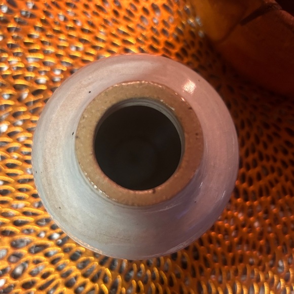 Studio pottery bud vase cream and tan 4.5” - Picture 4 of 14